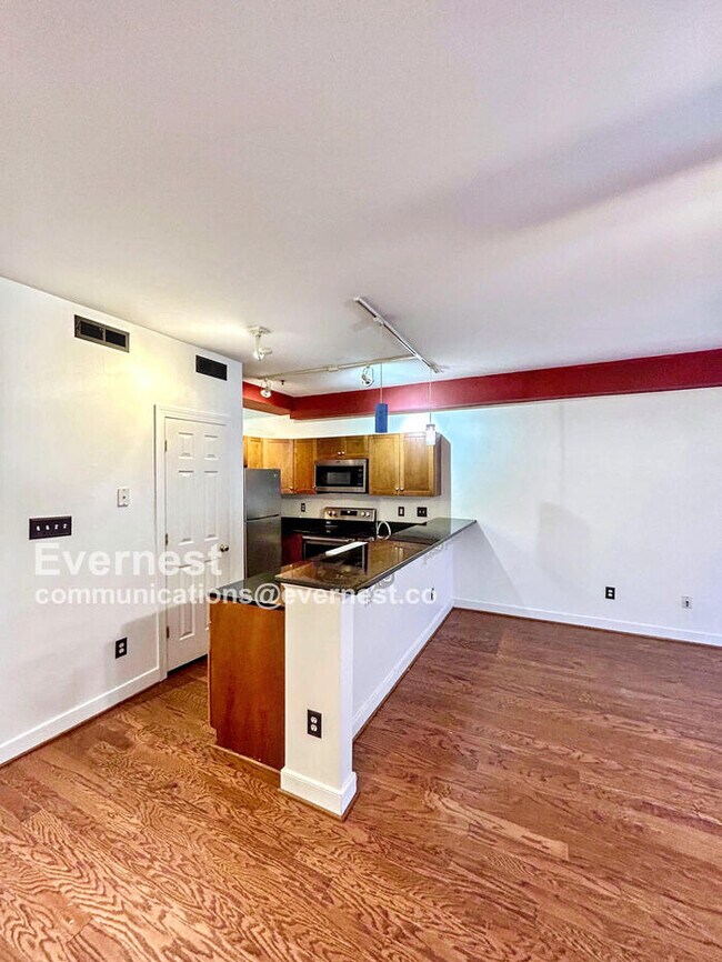 Building Photo - 215 N 19th St