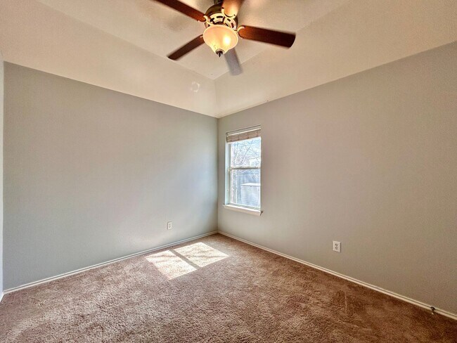 Building Photo - 1801 Rachel Ln