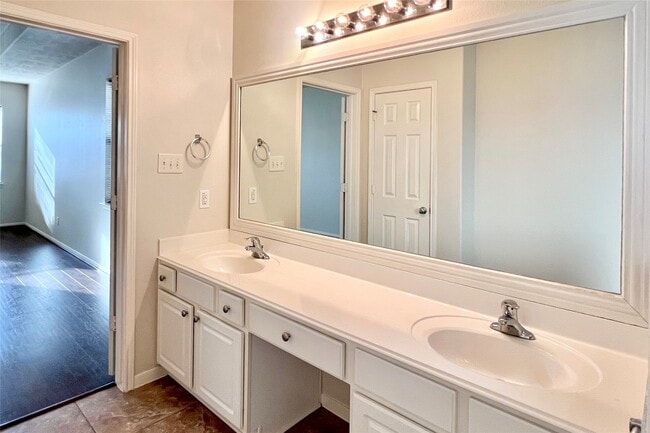 Building Photo - 26114 Silver Timbers Ln