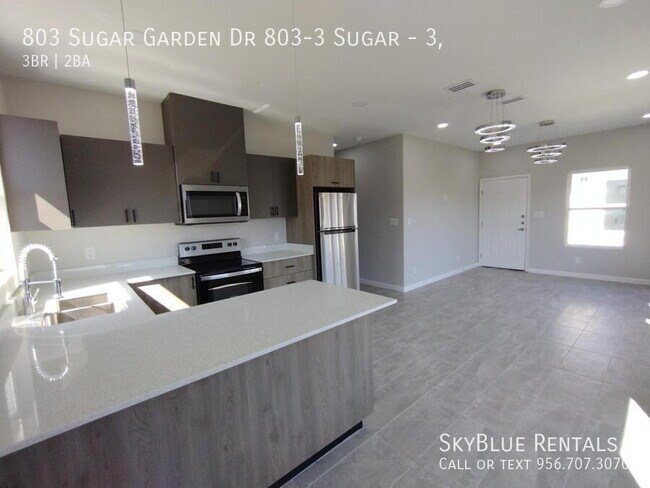 Building Photo - 803 Sugar Gdn Dr