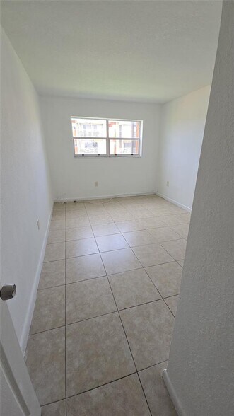 Building Photo - 3700 NW 21st St