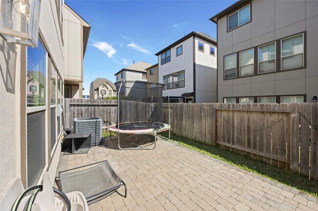 Building Photo - 1506 Brayson Oaks Pl