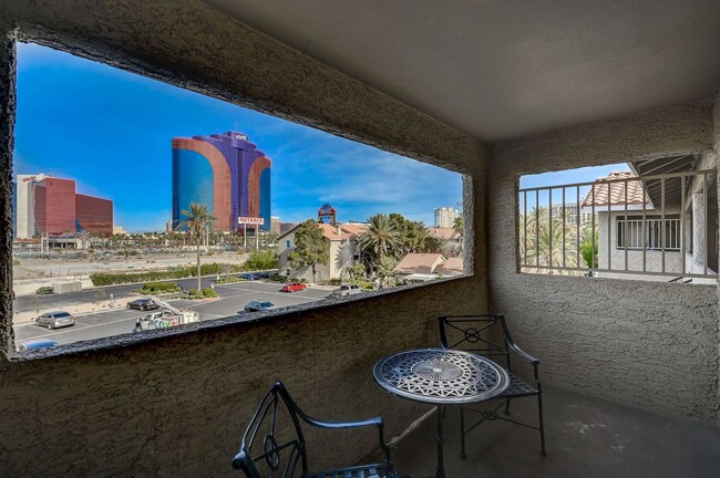 Building Photo - Gorgeous Condo Near Las Vegas Strip - 30+ ...