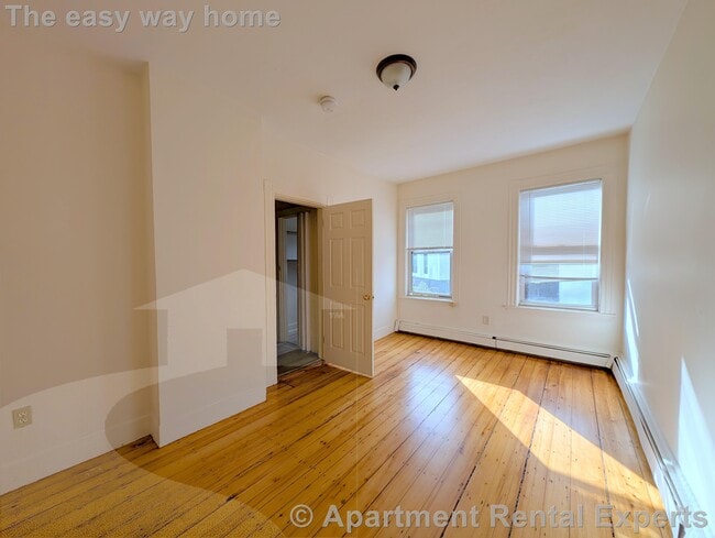 Building Photo - 61 Webster Ave