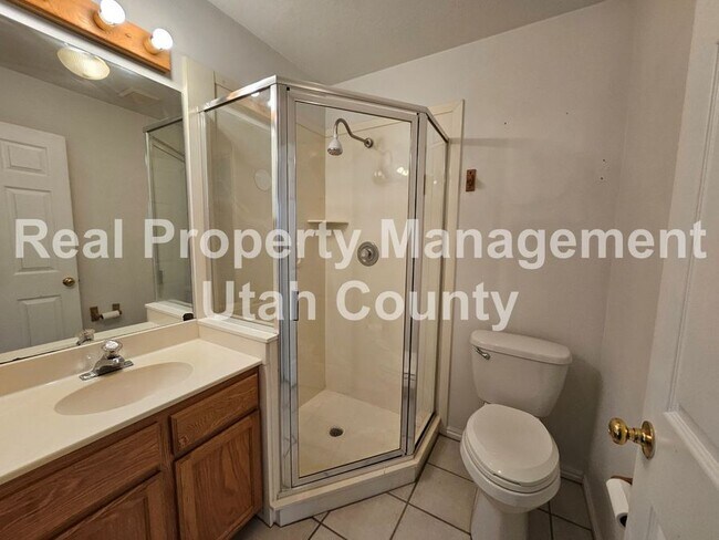 Building Photo - 42 W 680 N