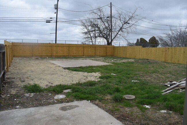 Building Photo - 201 North Dr