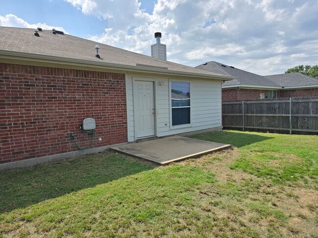 Building Photo - 8205 3 Bars Dr