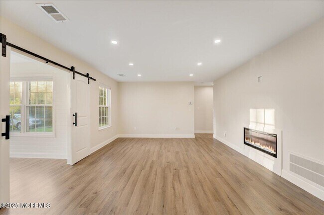 Building Photo - 152 Frontier Way