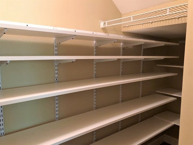 Building Photo - 8824 Shadowglen Dr