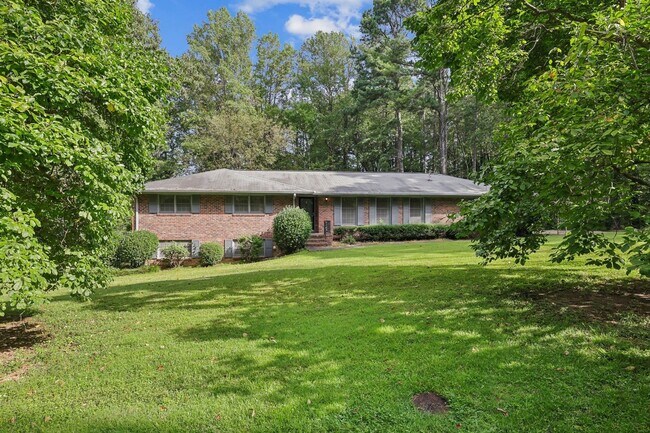 Building Photo - Spacious 5BR / 3BA House in Marietta