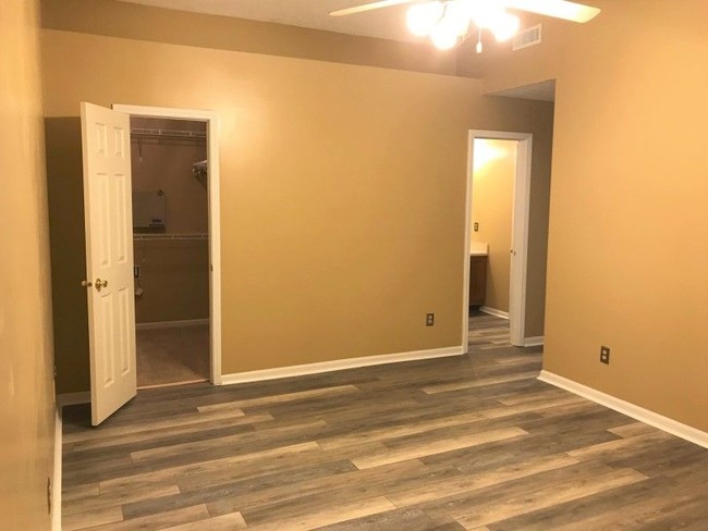 Building Photo - Gorgeous 2 Story Condo with attached garage