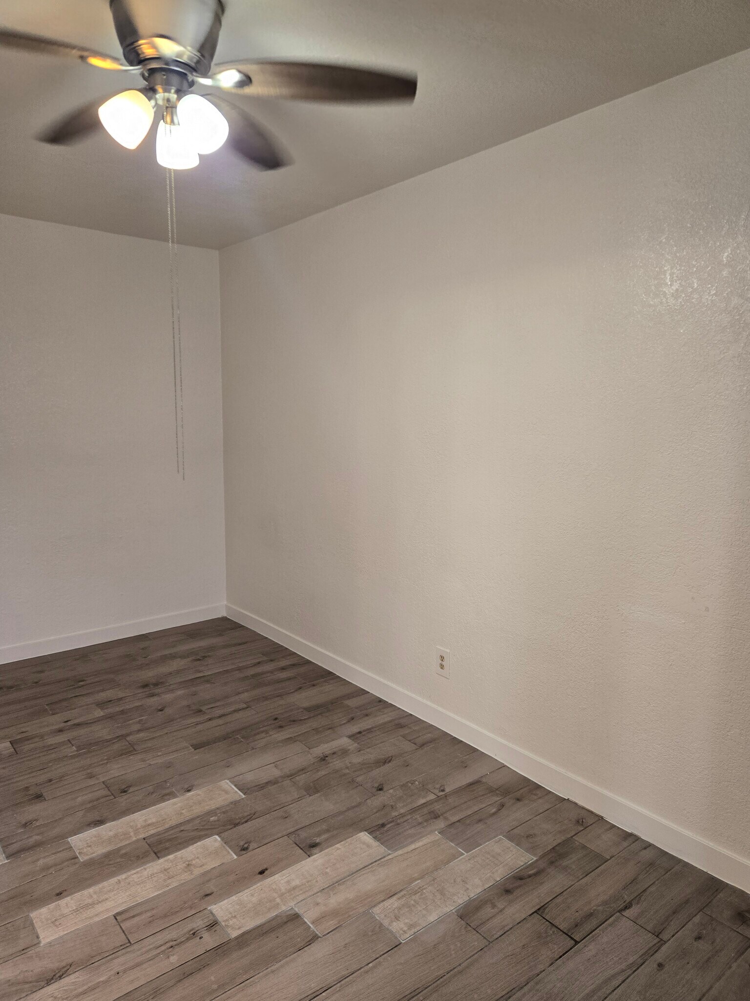 Building Photo - 139 W Manchester Blvd