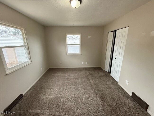 Building Photo - 1916 17th St SW