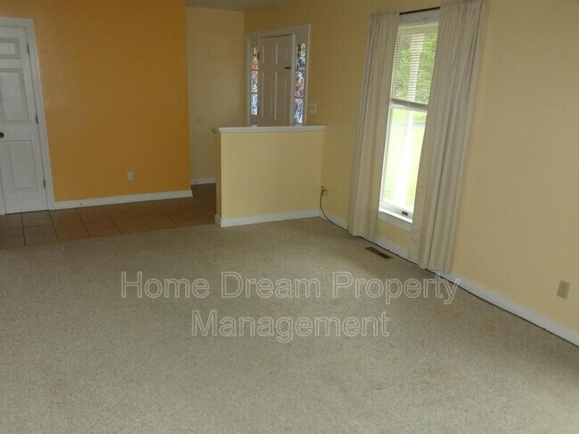 Building Photo - 10451 Edgehill Ln