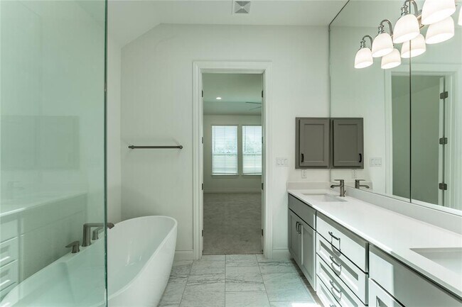 Building Photo - 152 Limestone Dr