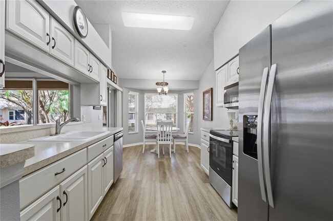 Building Photo - 1221 Wolford Dr