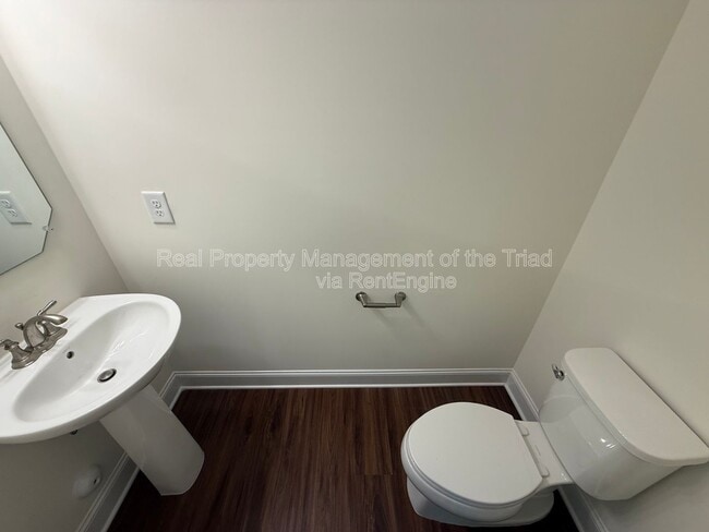 Building Photo - 5741 Marblehead Dr