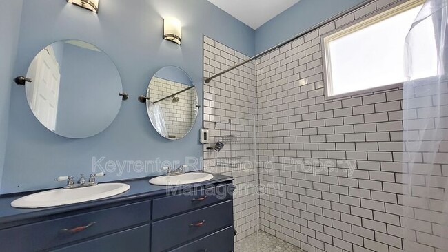 Building Photo - 5108 Randall Ave