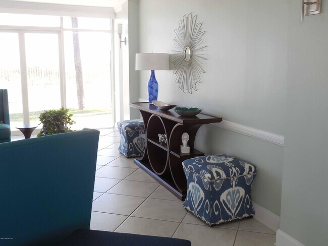 Building Photo - 903 Ocean Dr S