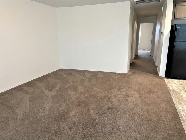 Building Photo - 248 Canary Dr