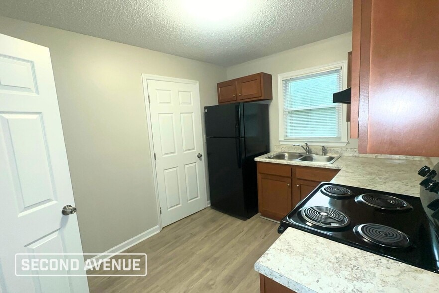 Building Photo - 101 15th Ct NW