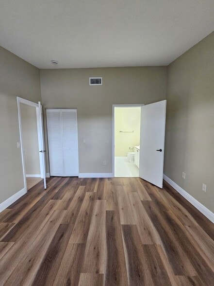 Building Photo - 3490 Briar Bay Blvd