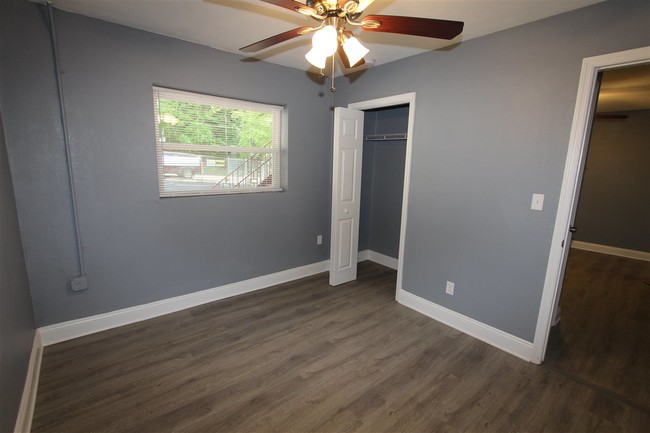Building Photo - 710 Wailes St