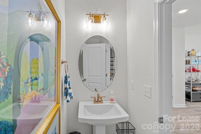 Building Photo - 420 Quartz Hl Wy