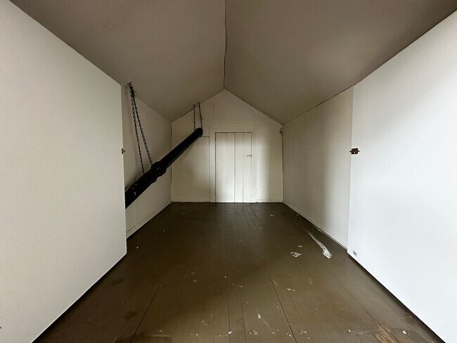 Building Photo - 808 Cherry St
