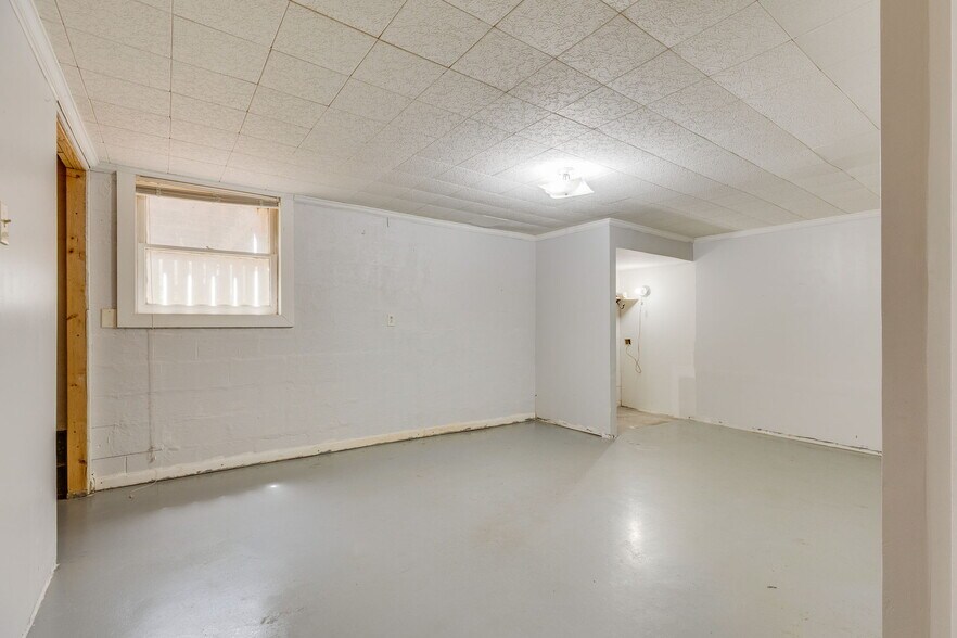 Building Photo - 146 Old Mill Rd