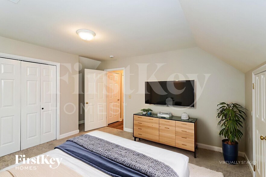 Building Photo - 802 Conway Pl