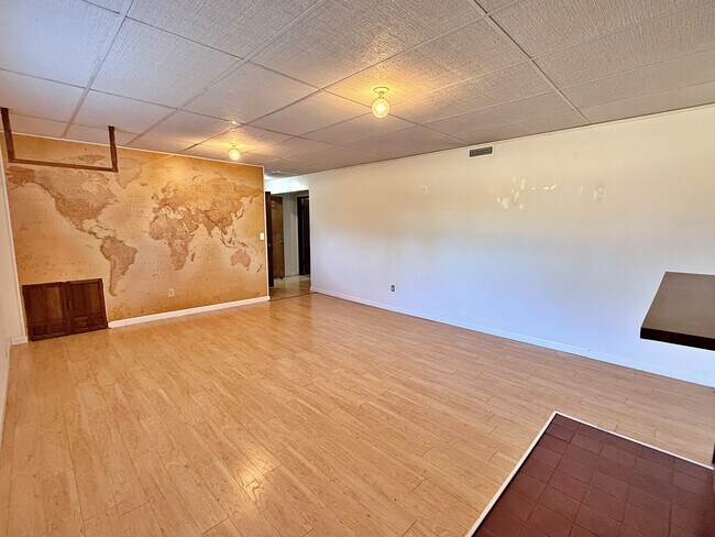 Building Photo - 2746 SE 73rd Ave