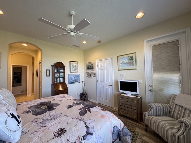 Building Photo - 462 Montelluna Dr