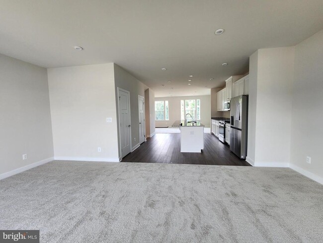 Building Photo - 844 New Castle Landing Dr