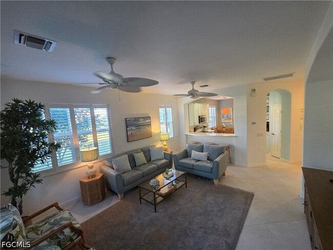 Building Photo - 10640 Camarelle Cir