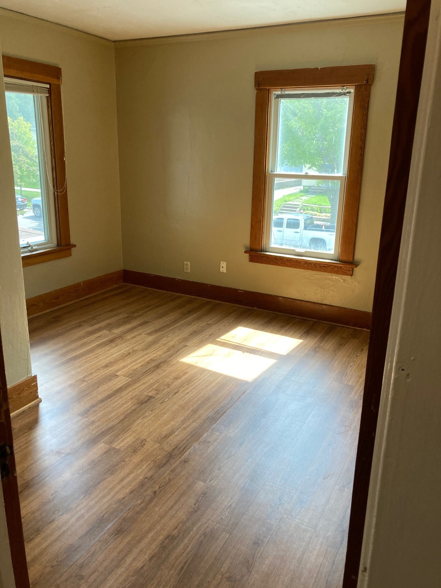 Building Photo - 614 N 5th St