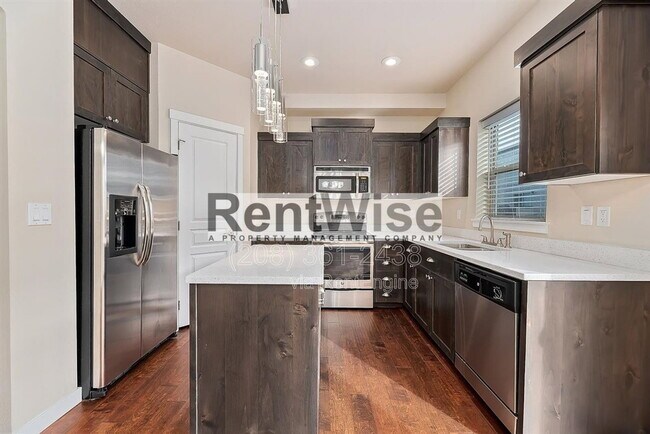 Building Photo - 8732 W Pine Valley Ln