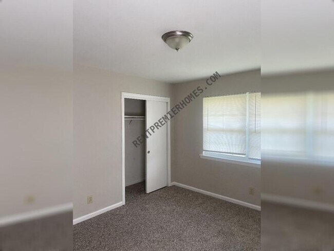 Building Photo - 3805 Kushla Ave