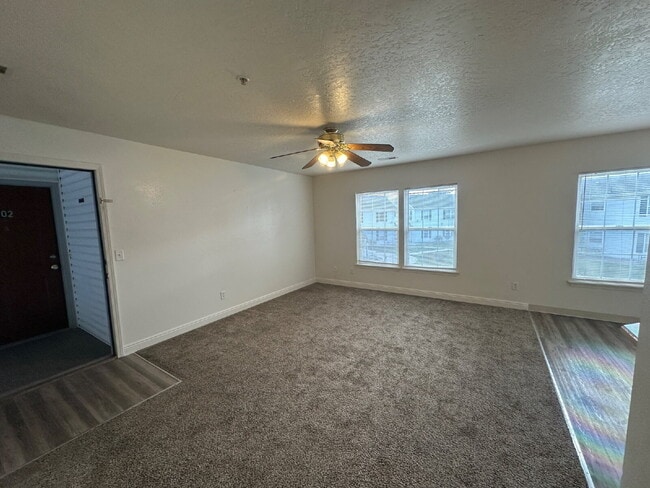 Building Photo - 108 Davis Ave