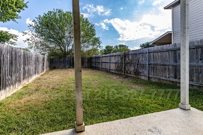 Building Photo - 535 Advantage Dr