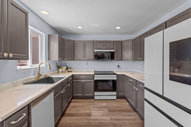 Building Photo - 9466 Shinnecock Ct