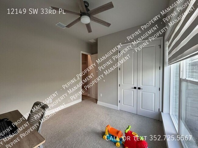 Building Photo - 12149 SW 33rd Pl