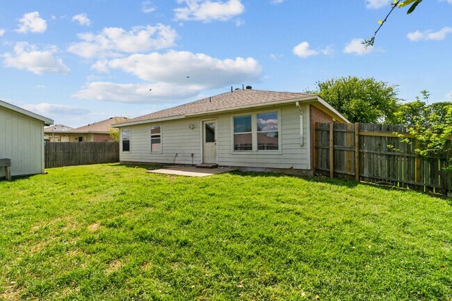 Building Photo - 1311 Wenatchee Dr