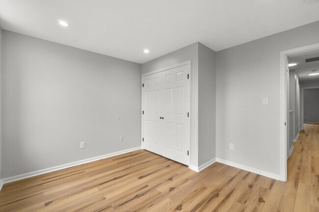 Building Photo - 2526 E Fayette St