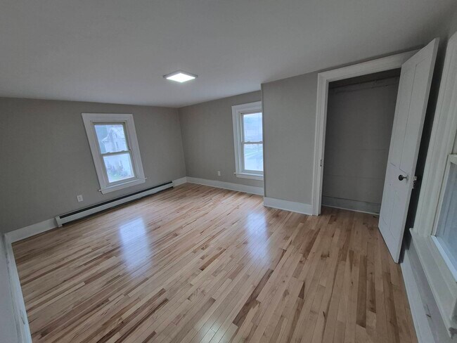 Building Photo - 69 Broad St