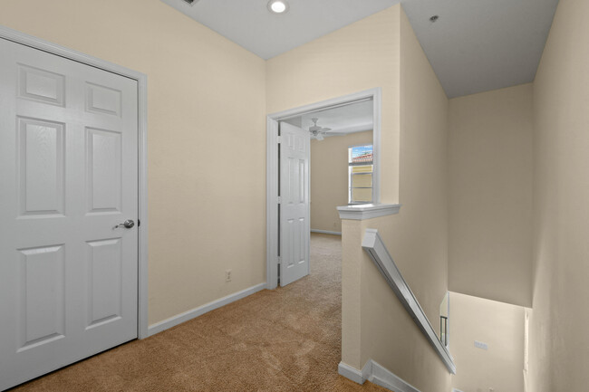 Building Photo - 147 Greenwich Cir