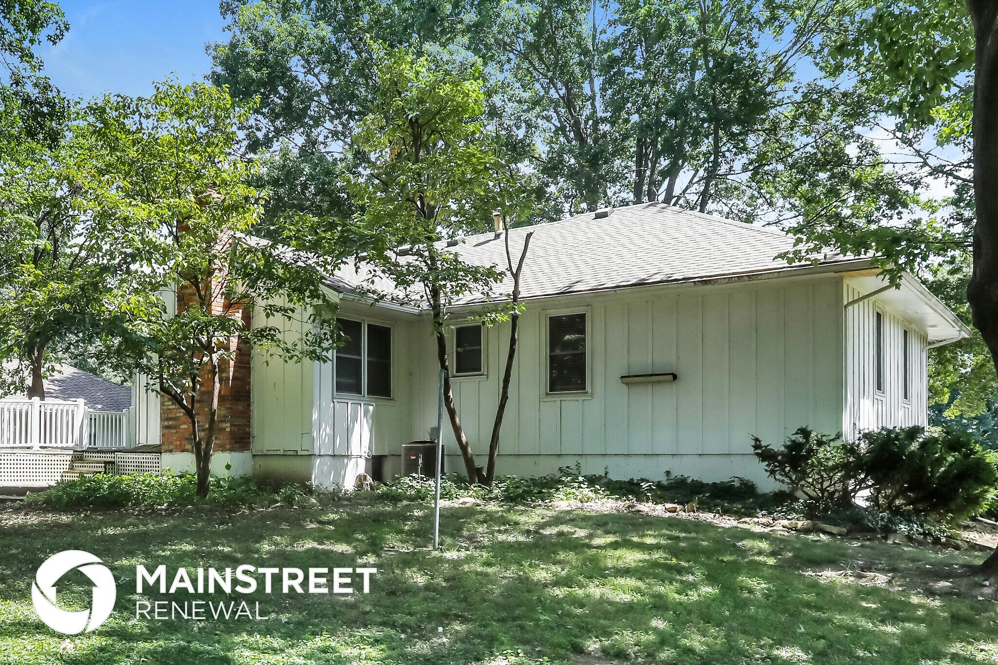 Building Photo - 404 Meadow Ln