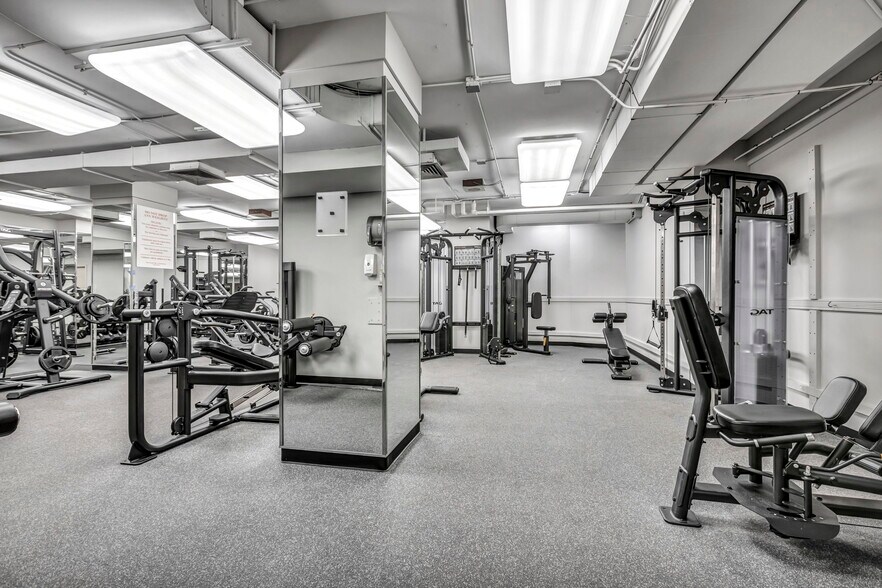 Building Photo - 211 E Ohio St
