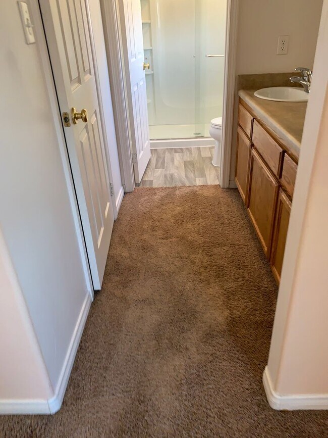 Building Photo - 5404 El Palacio Dr