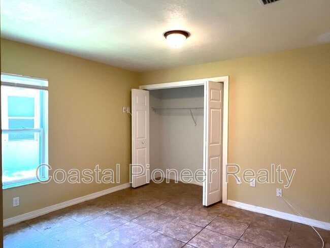 Building Photo - 1321 Shadwell Ct